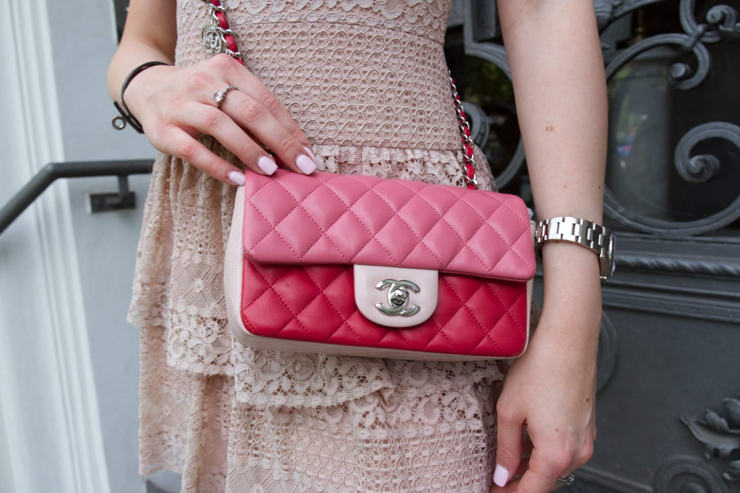 How can I tell if the Chanel bag is fake? - Handbag Spa & Shop